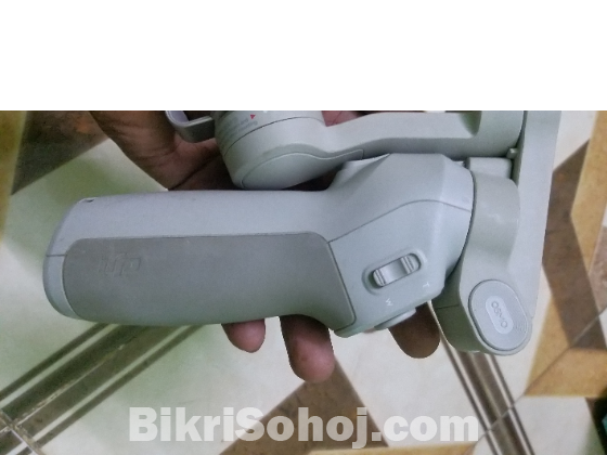 DJI OM 4, 3-Axis Smartphone Gimbal